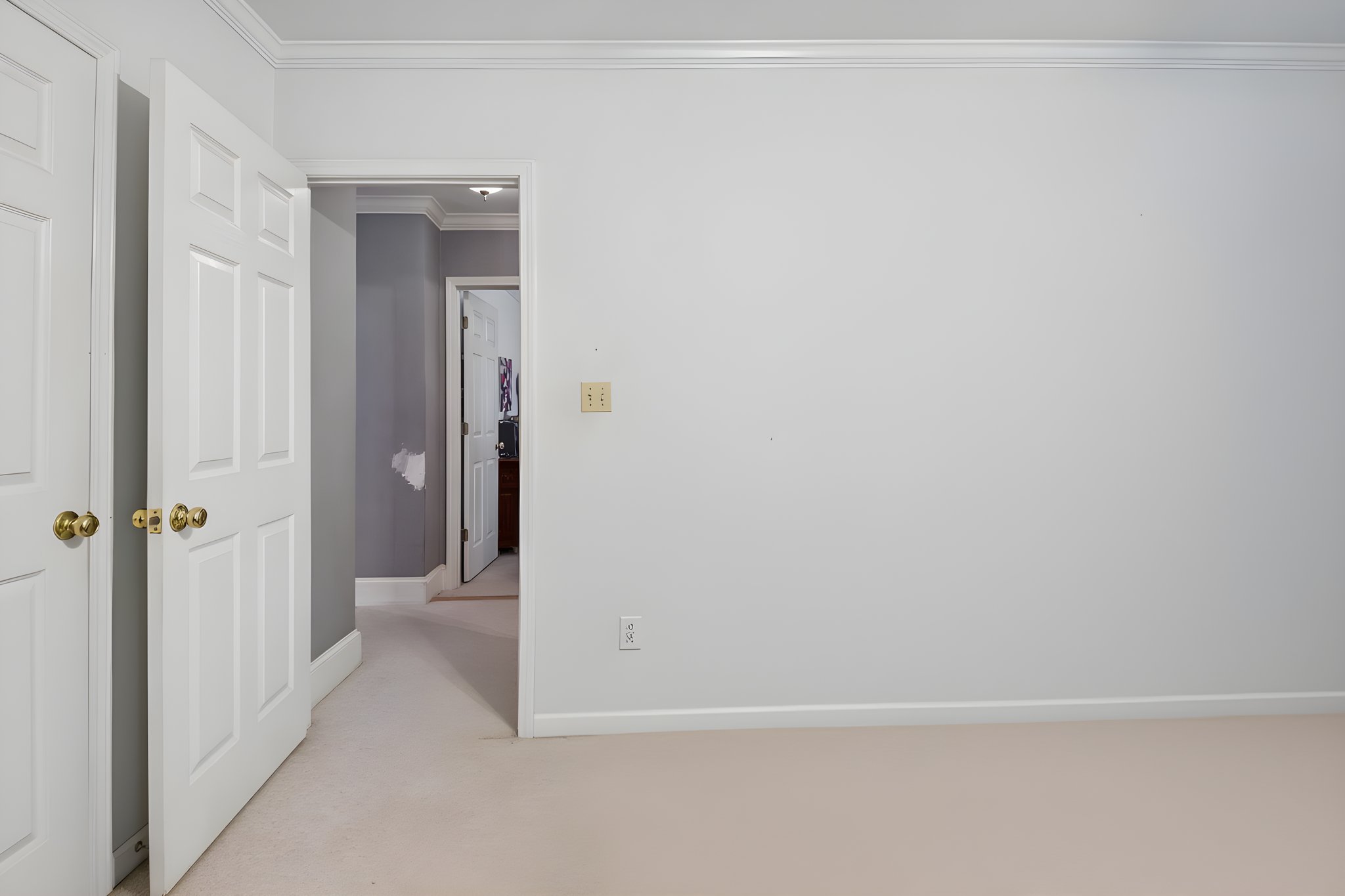 Bedroom furniture removed.jpeg