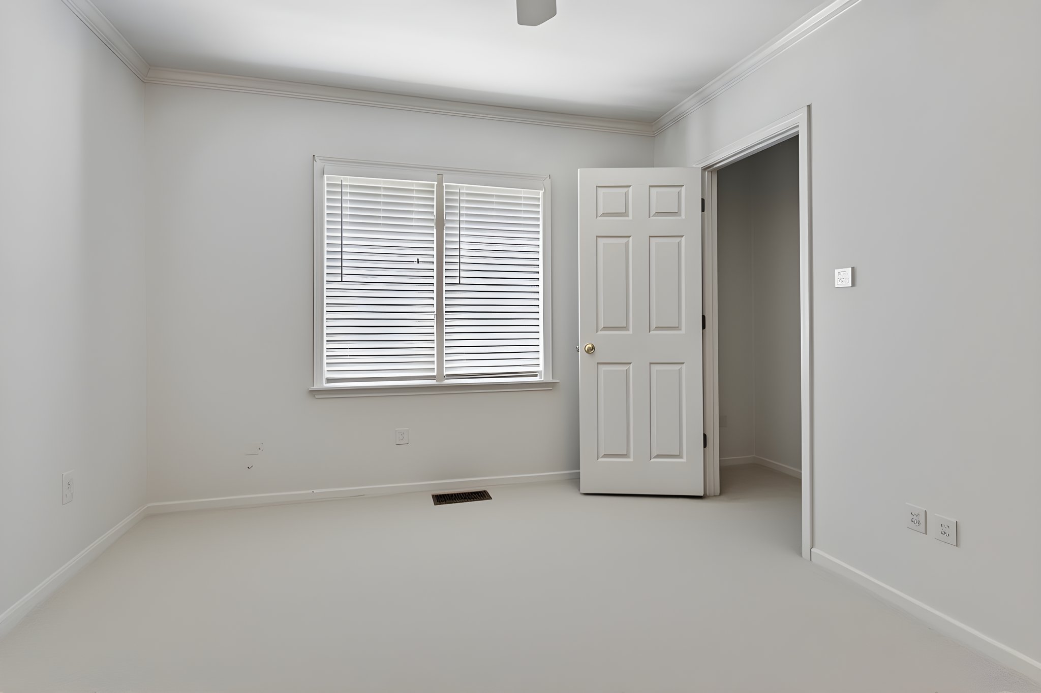 Bedroom furniture removed.jpeg
