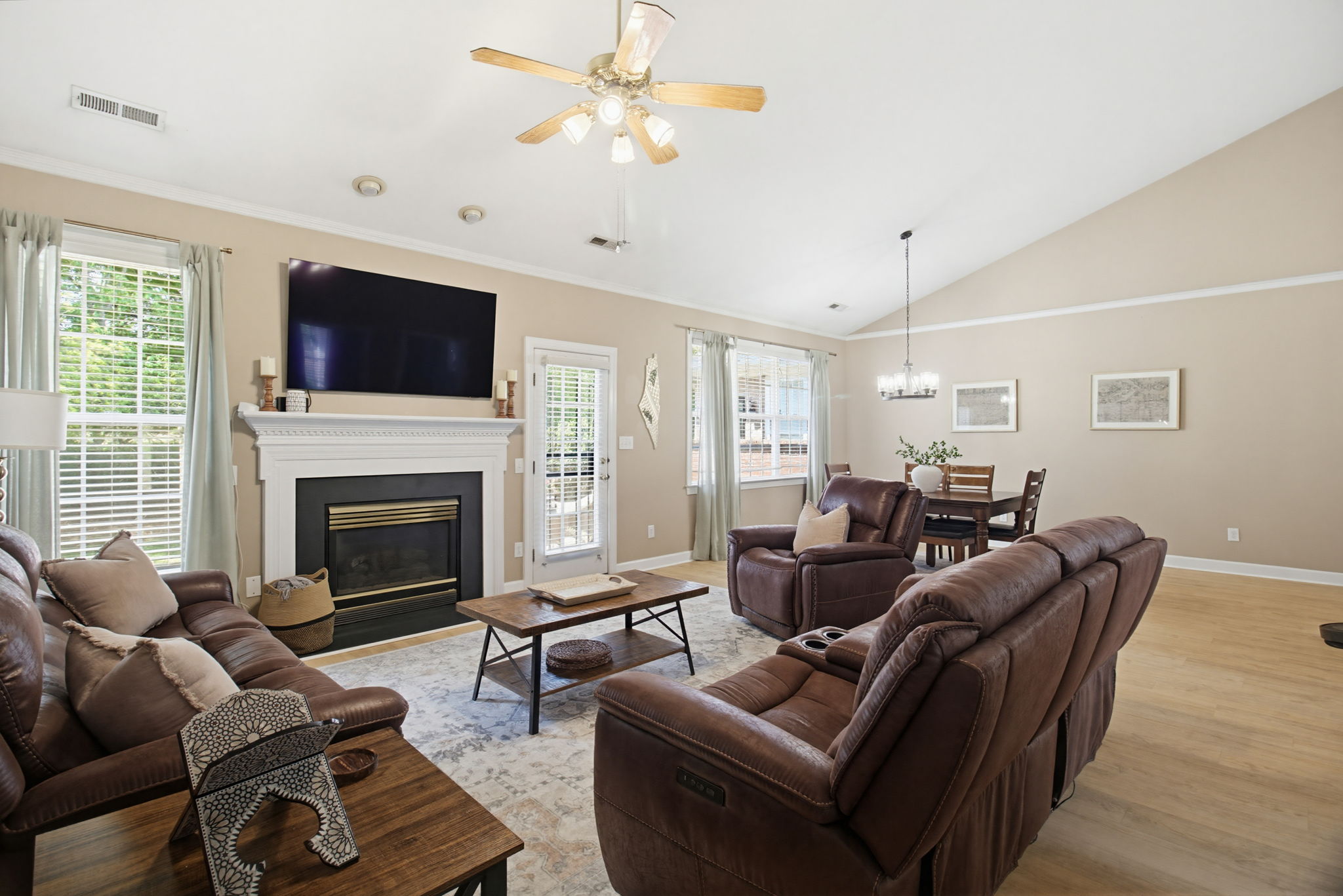 4752 Barrington Pl-7