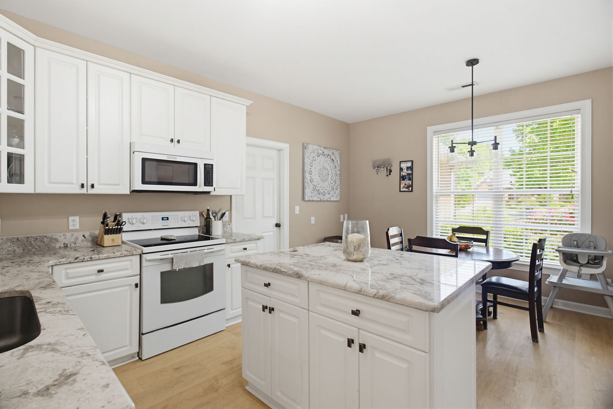 4752 Barrington Pl-10