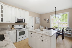 4752 Barrington Pl-10