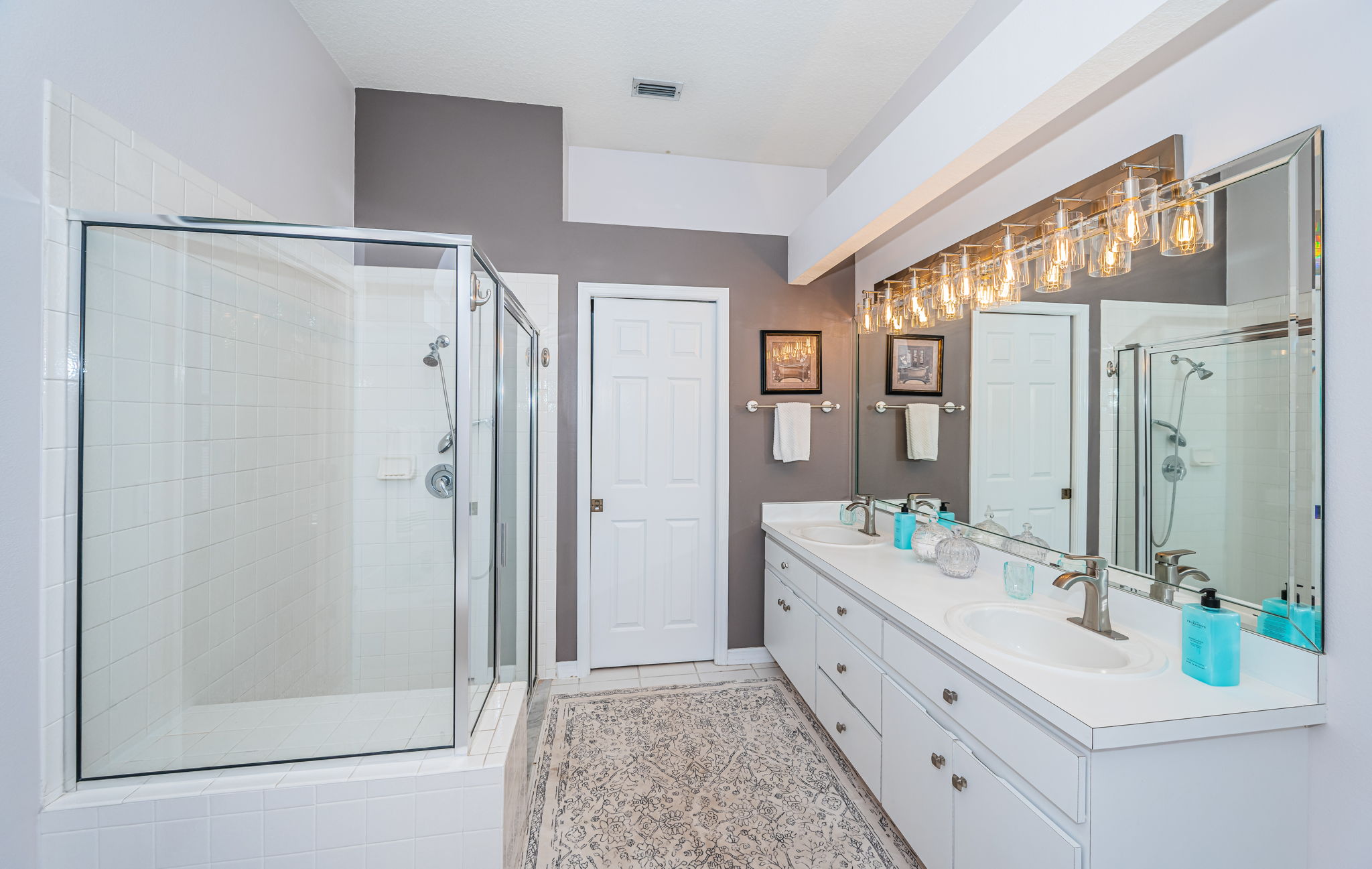 Master Bathroom1b