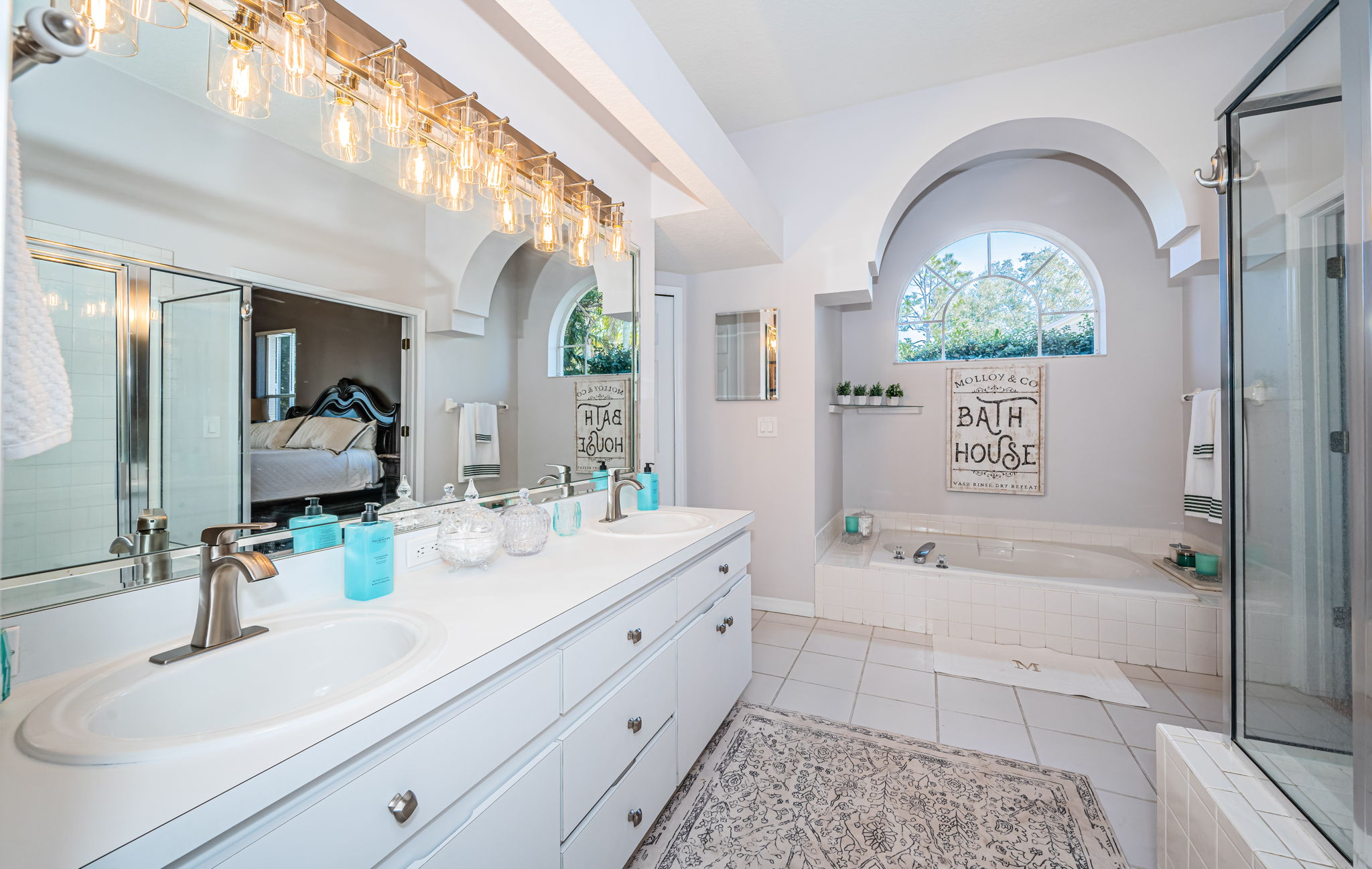 Master Bathroom1d