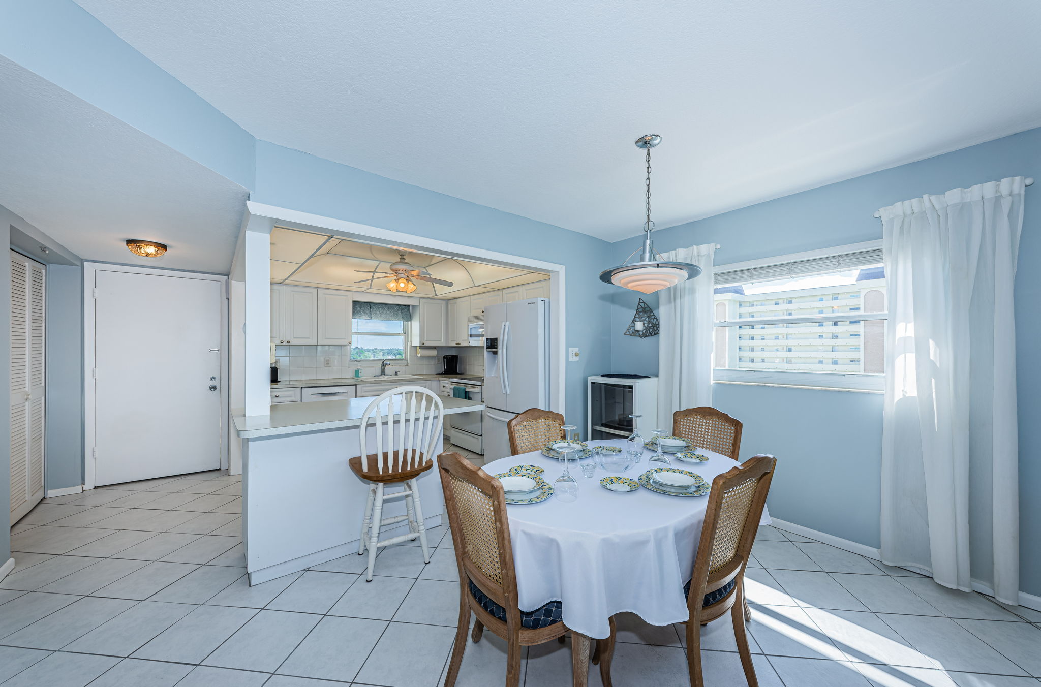 Dining Room 2-2