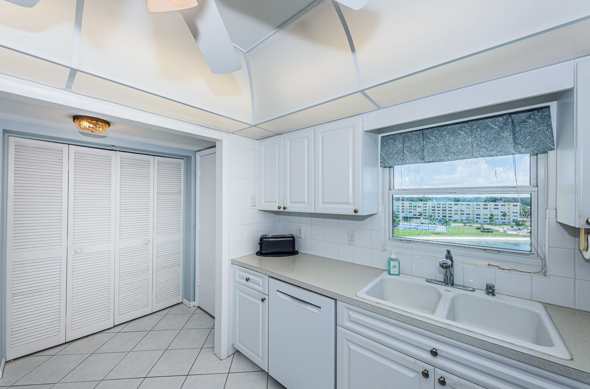 Kitchen 5-2