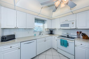 Kitchen 2-2