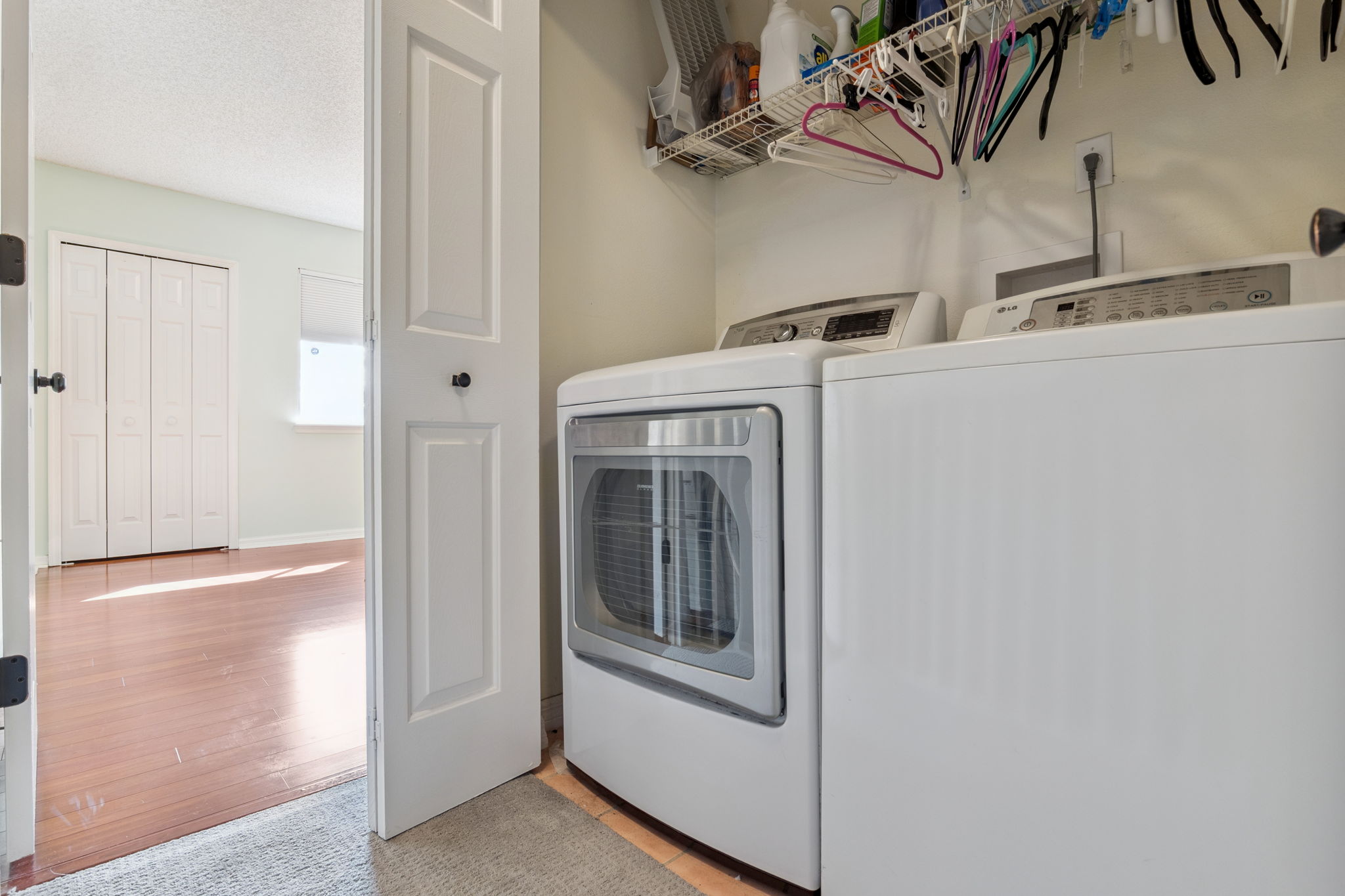 Inside laundry roomScrr