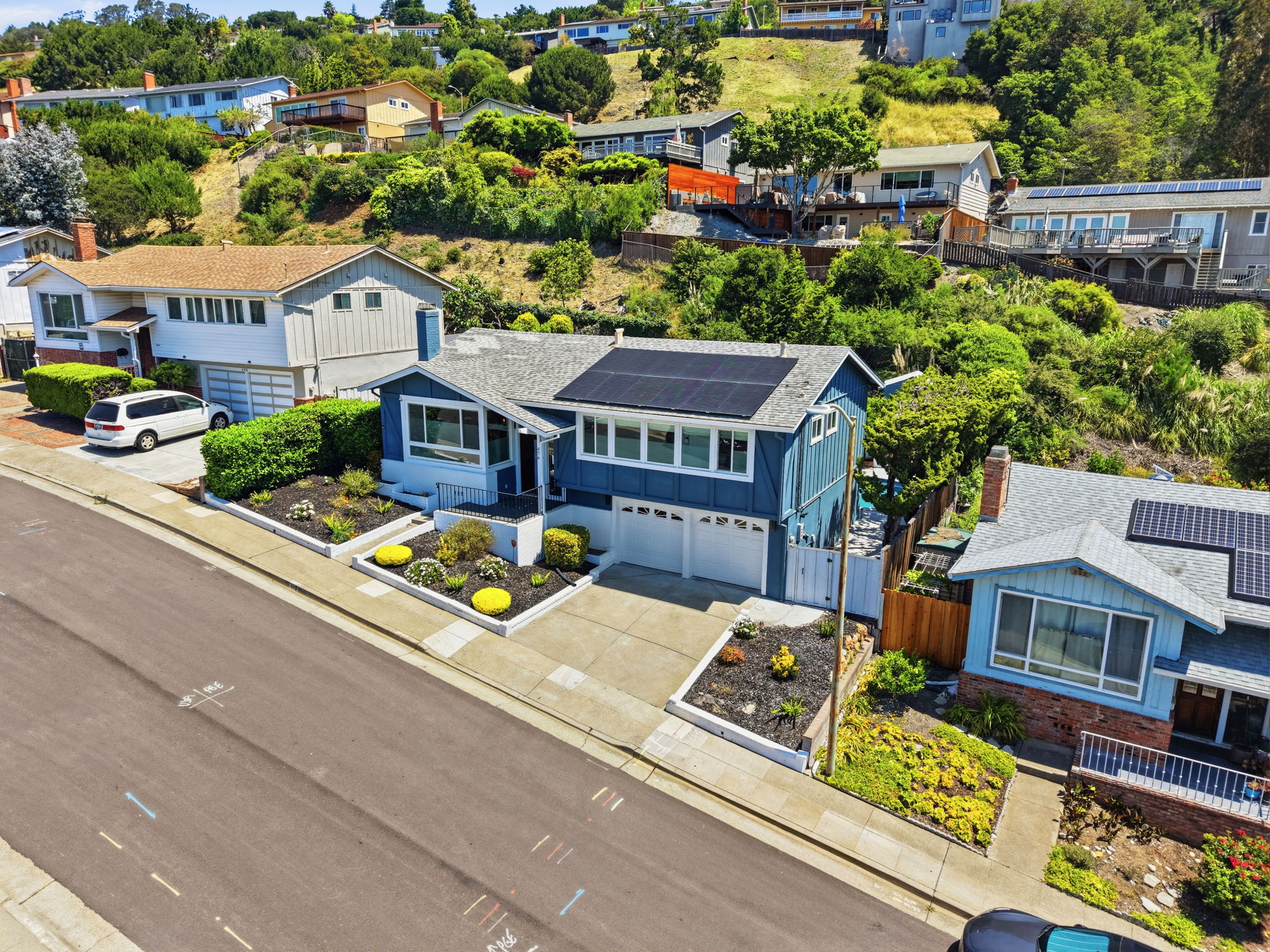 021_F8_AERIAL_476 Creighton Way