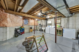  Photo 32