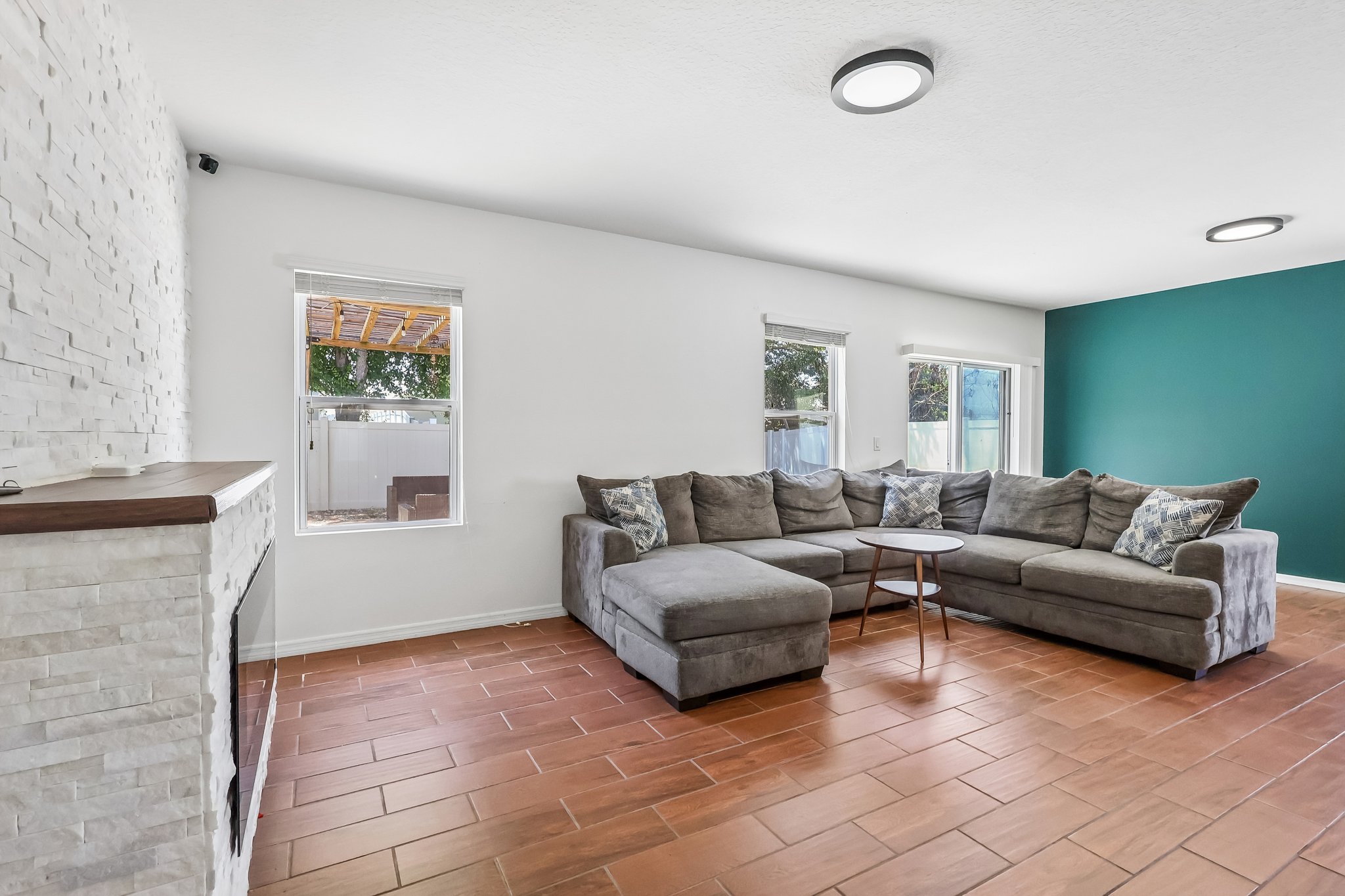 Squires Grove Dr-S2204-007.jpg