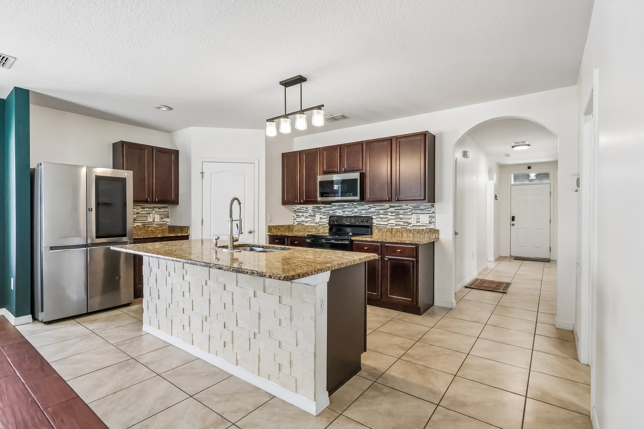 Squires Grove Dr-S2204-012.jpg