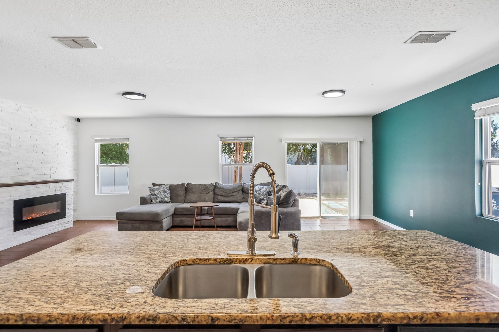 Squires Grove Dr-S2204-014.jpg