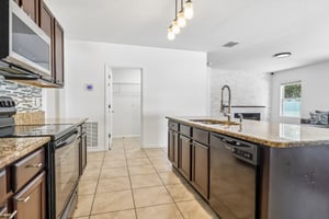 Squires Grove Dr-S2204-015.jpg