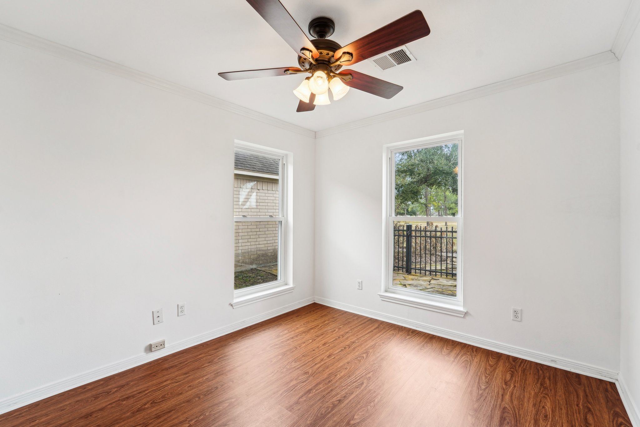 Oakmont Ct-020.jpg