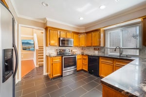 Oakmont Ct-017.jpg