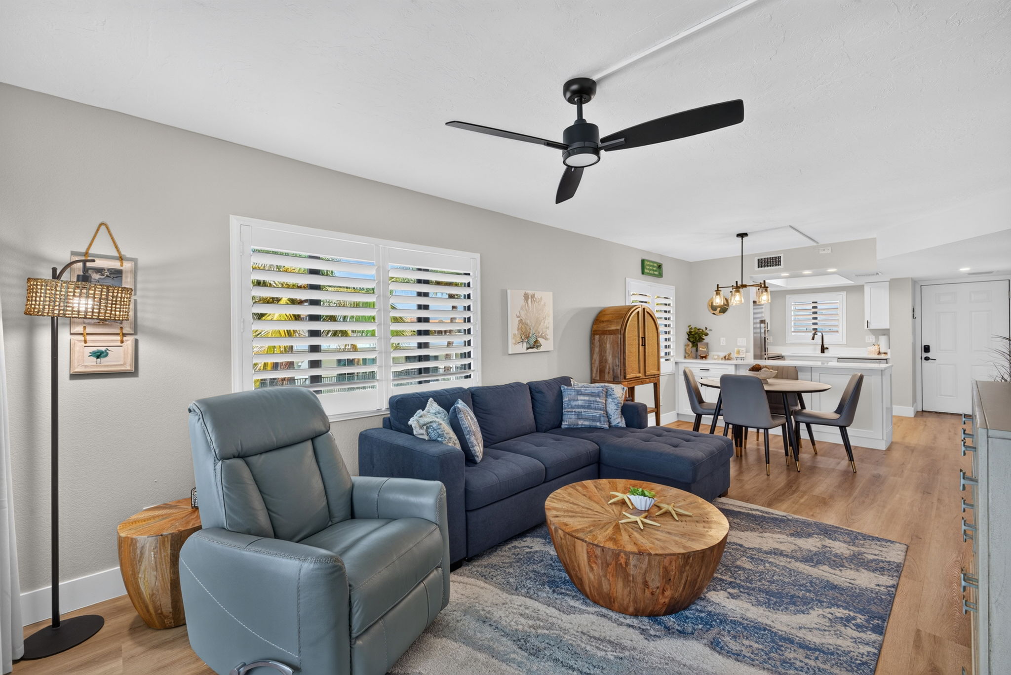 Living Room 3 of 4
