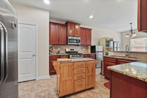  Photo 8