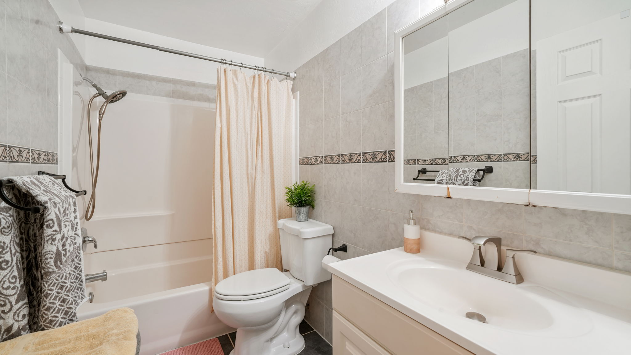 4771 Quailbrook Dr, Salt Lake City, UT 84129, USA Photo 11