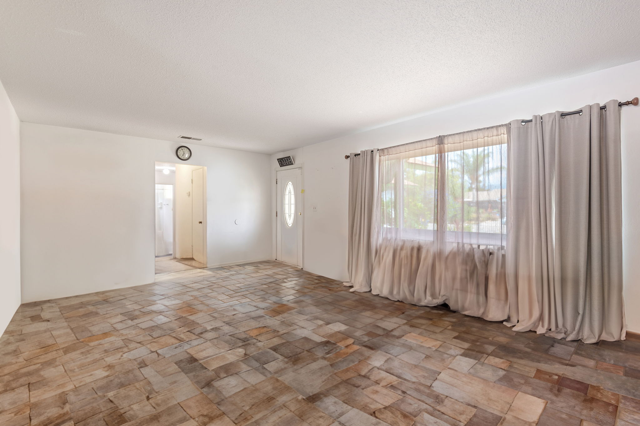 03 - Living Room (Virtual)