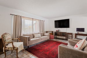 06 - Living Room
