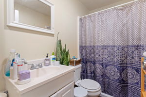 23 - Studio - Bathroom