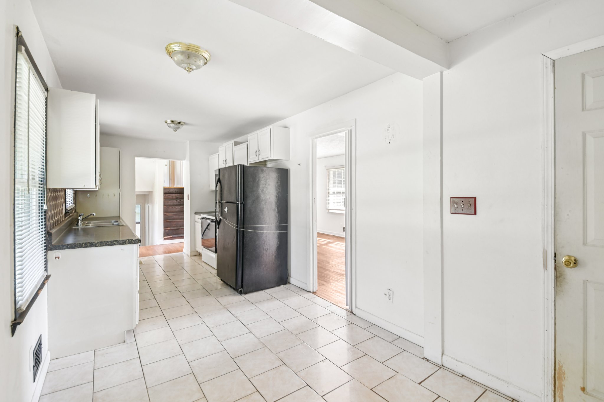 Bell Cir SE-S2108-009.jpg