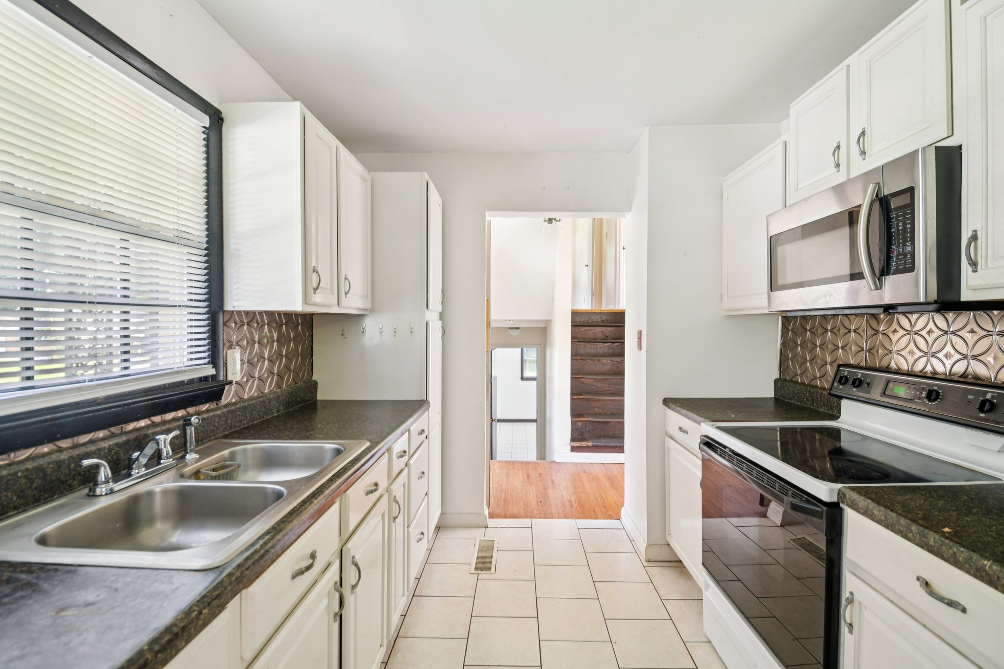 Bell Cir SE-S2108-014.jpg