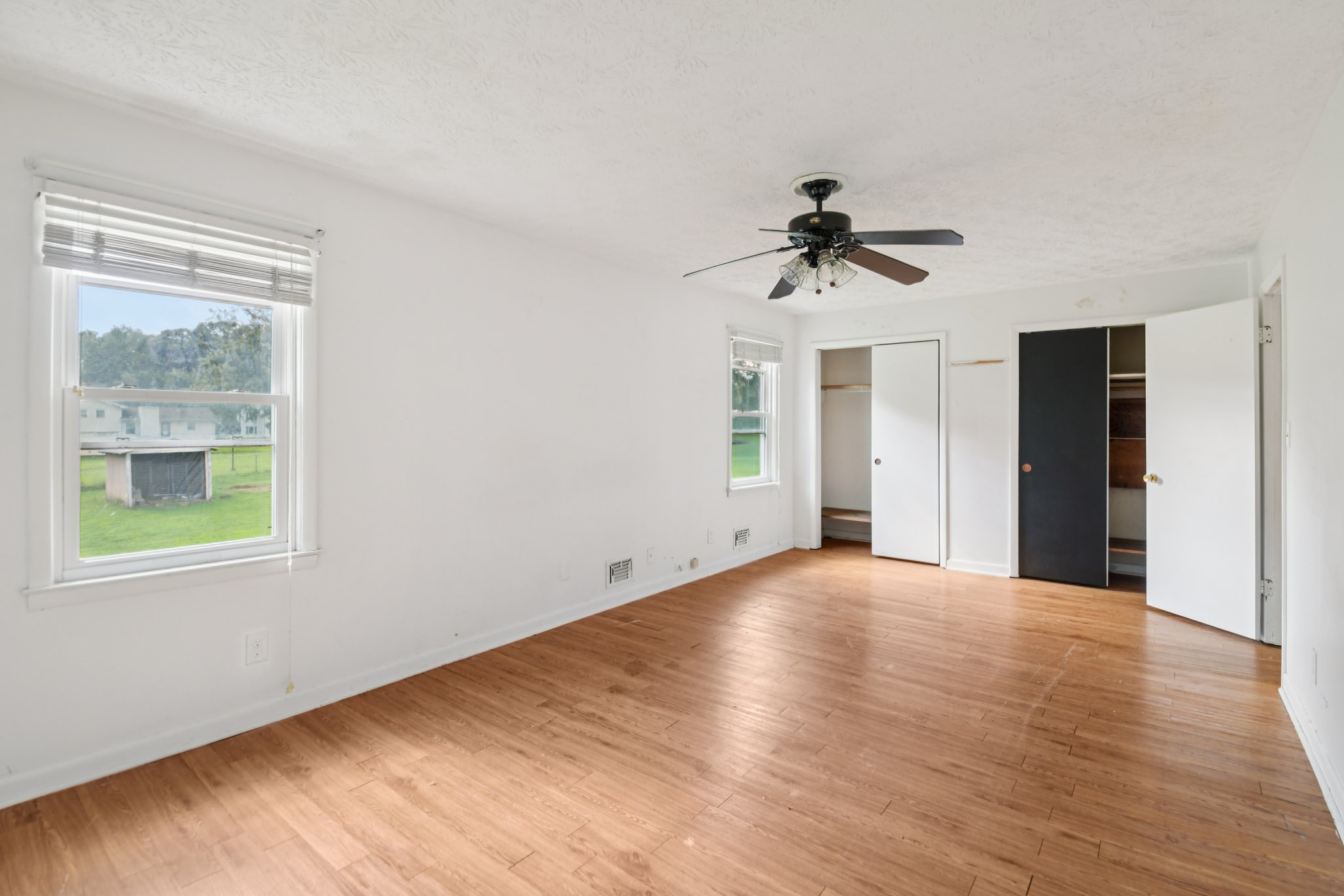 Bell Cir SE-S2108-017.jpg