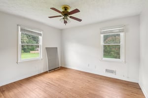 Bell Cir SE-S2108-019.jpg