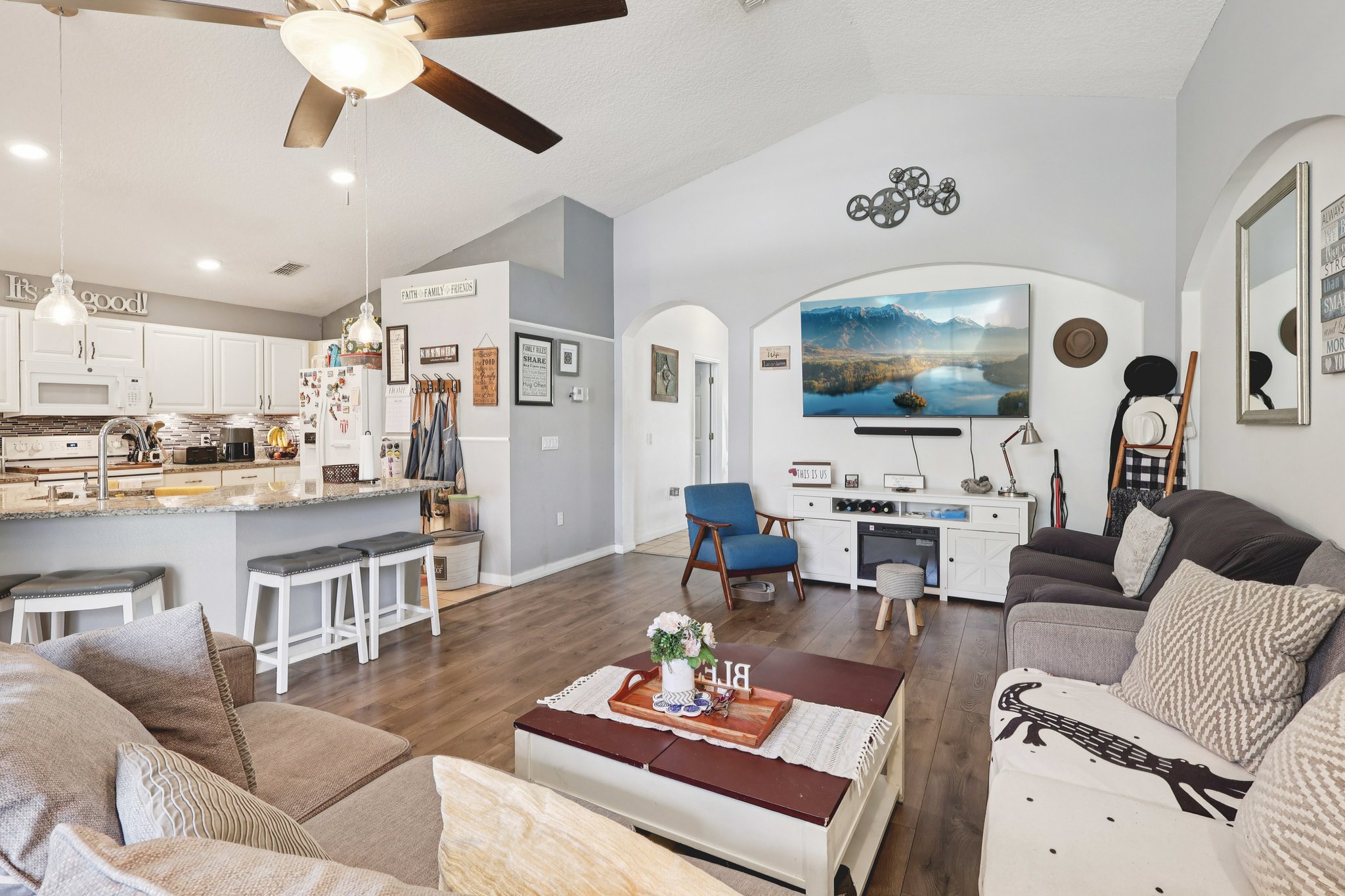 Cumbrian Lakes Dr-S0703-007.jpg