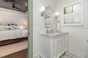 Owner's En-Suite Bath