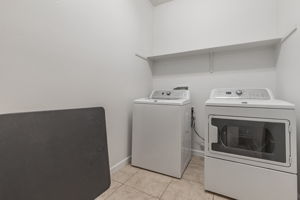  Photo 33