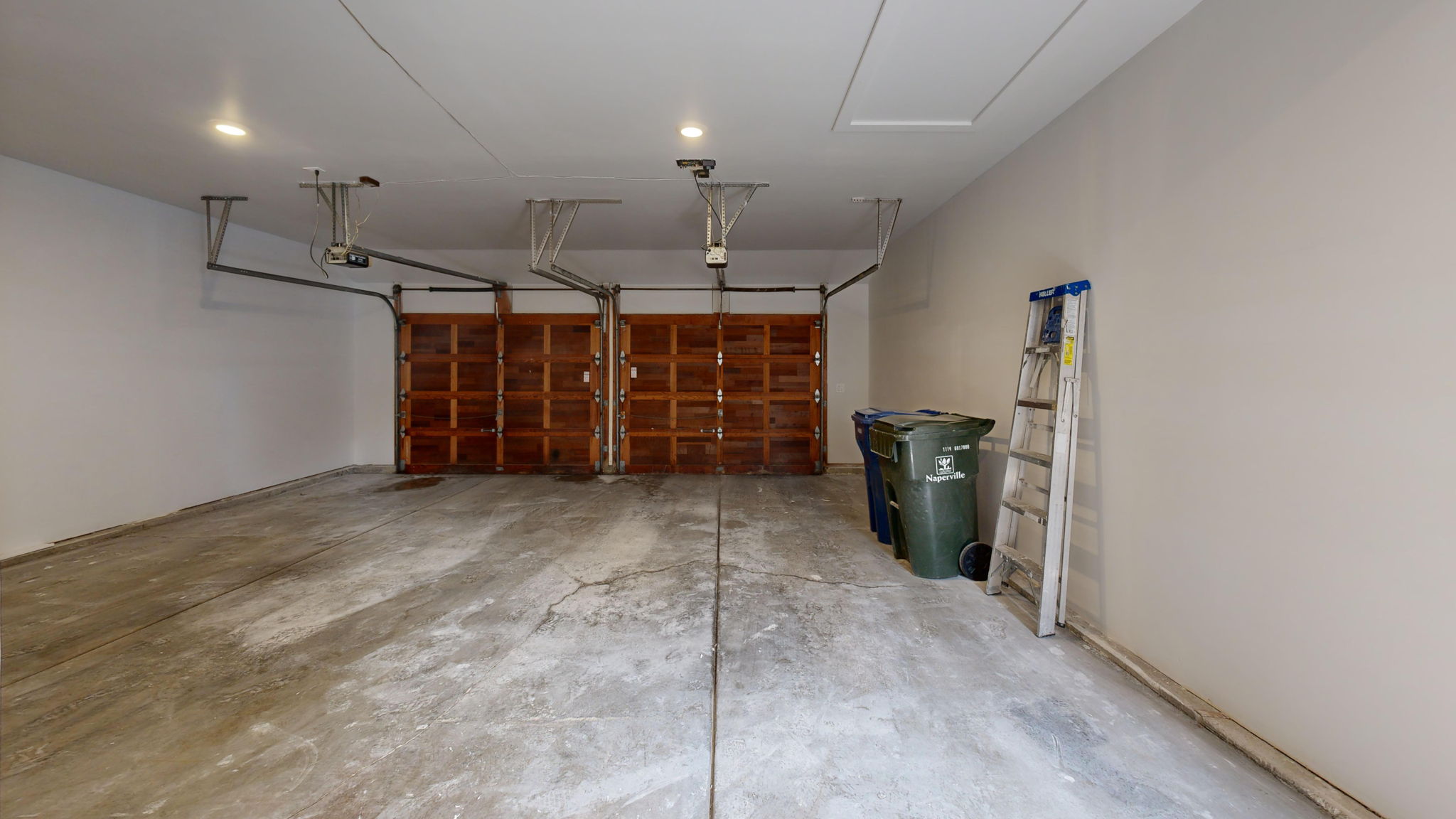 486-Chippewa-Dr-Garage 5