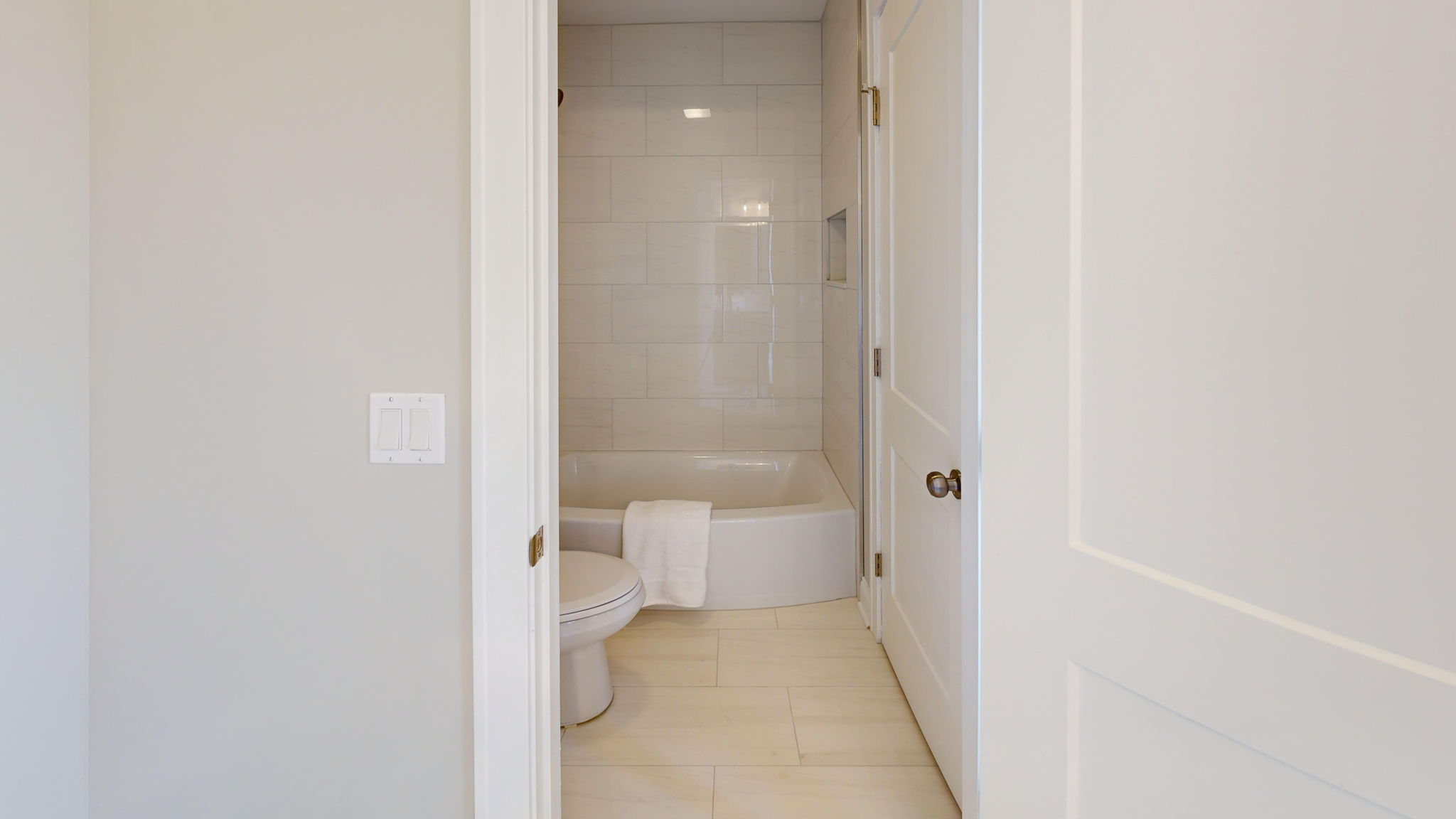 486-Chippewa-Dr-Bathroom 1
