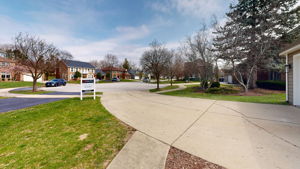 486-Chippewa-Dr-Garage 7