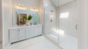 486-Chippewa-Dr-Bathroom