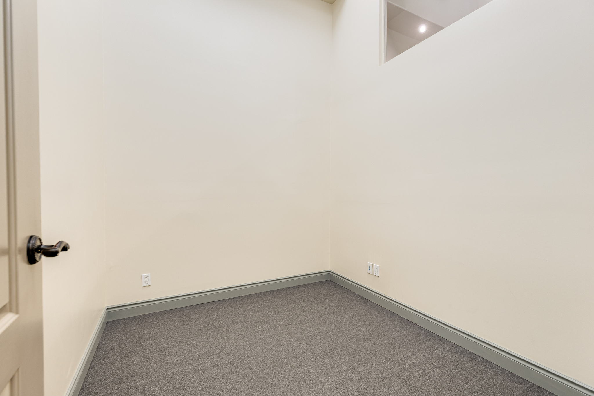 Toronto property showcase — delivered property photograph 42