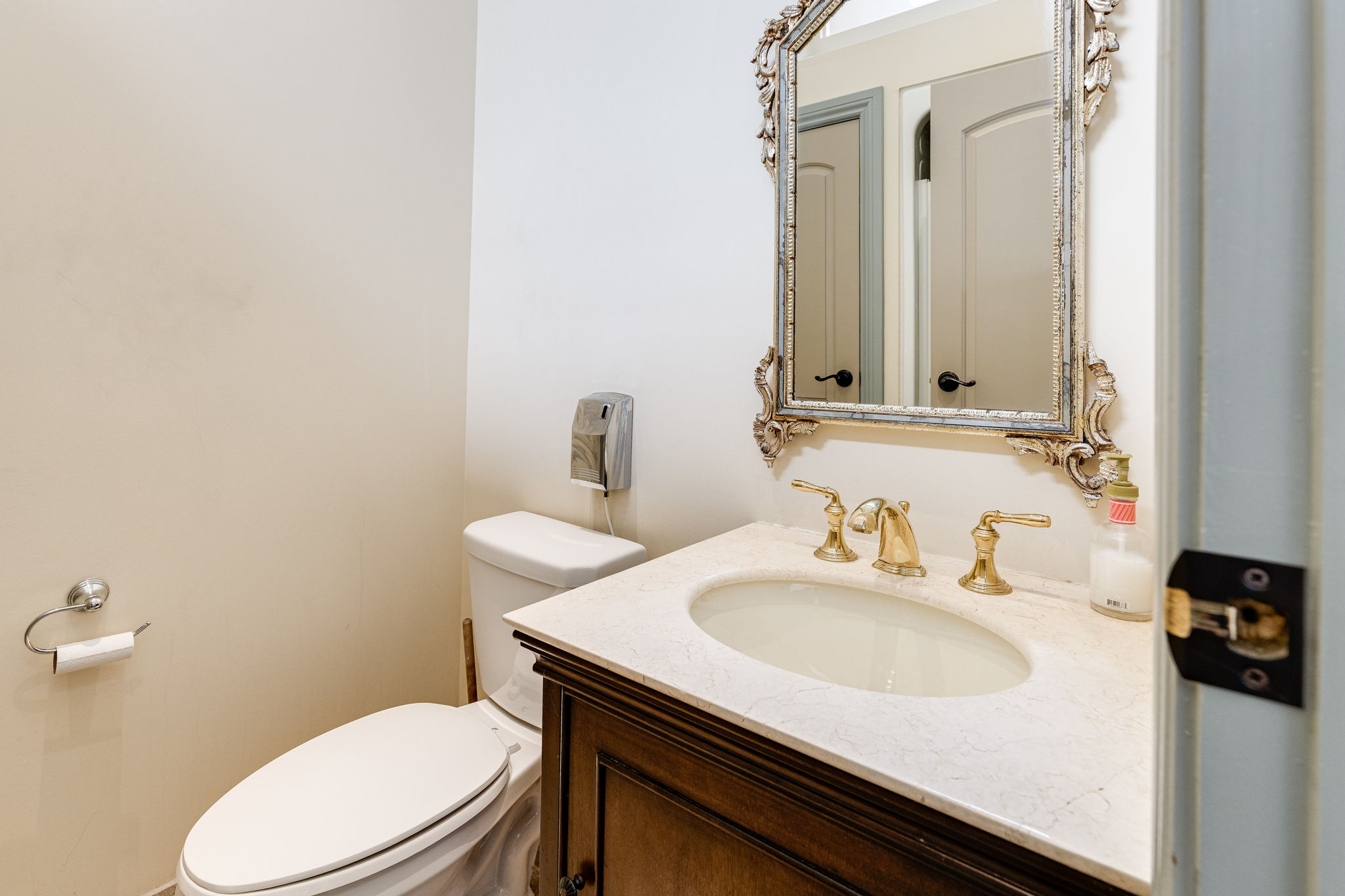 Toronto property showcase — delivered property photograph 46