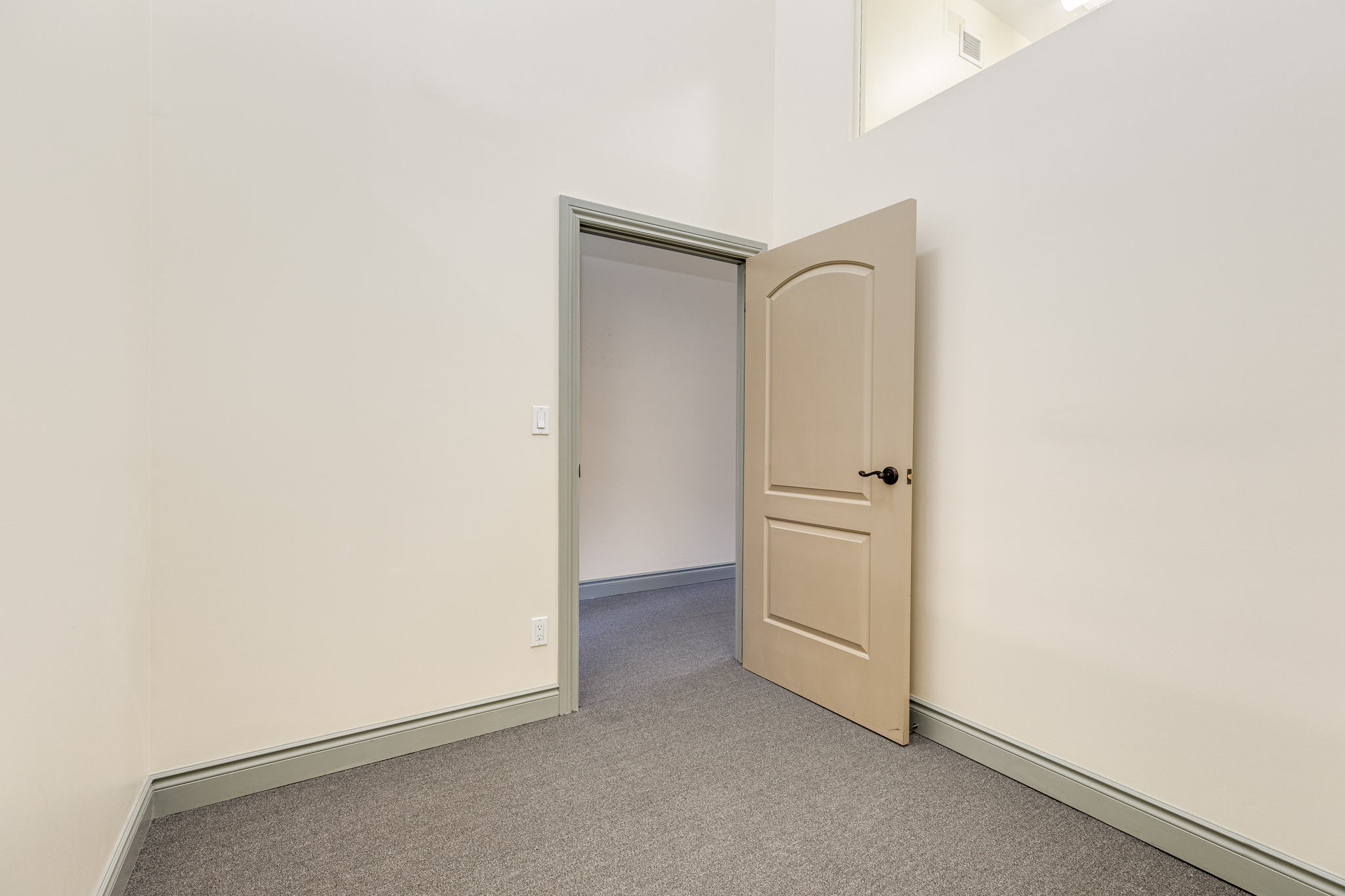 Toronto property showcase — delivered property photograph 43