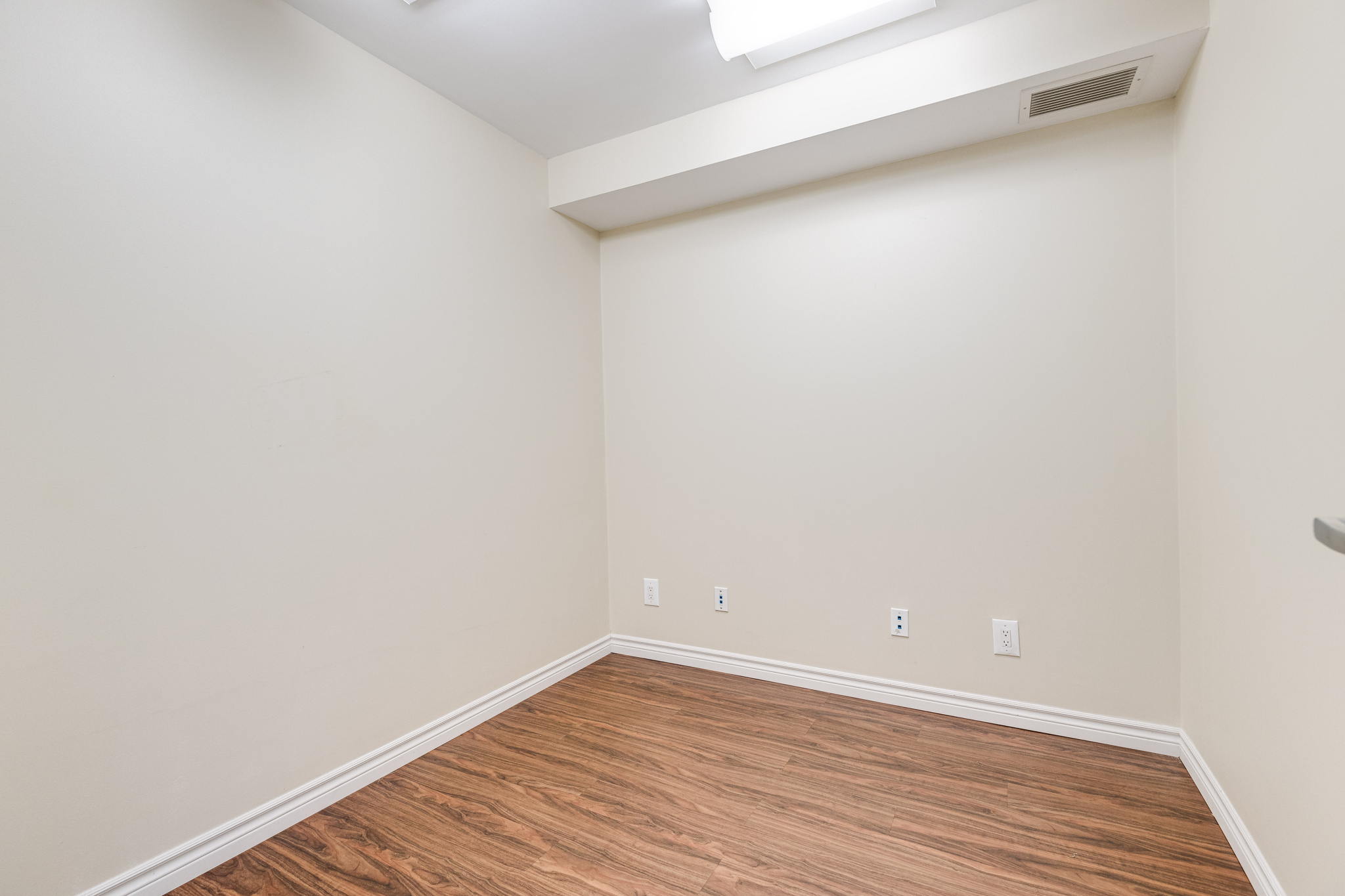Toronto property showcase — delivered property photograph 6