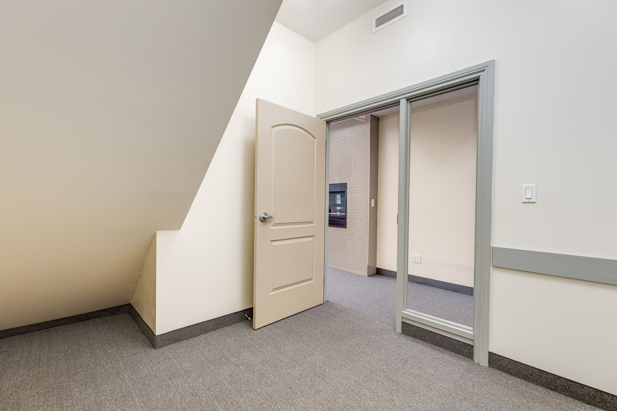 Toronto property showcase — delivered property photograph 26