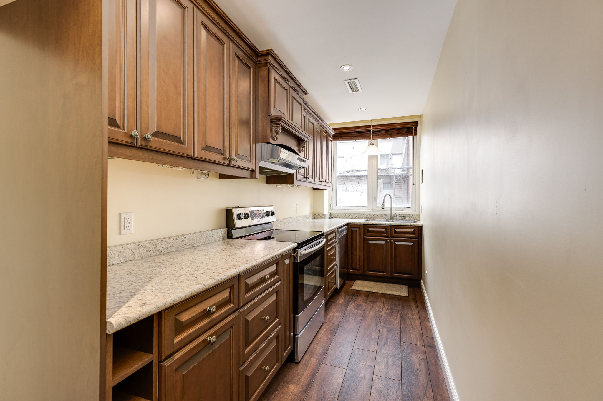 Toronto property showcase — delivered property photograph 38