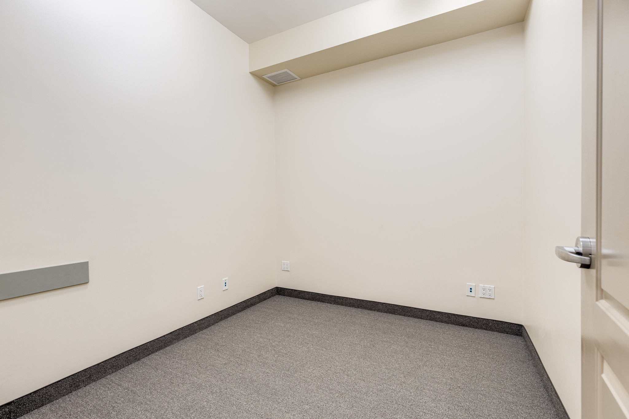 Toronto property showcase — delivered property photograph 23
