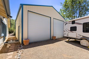 Detached Garage (2)