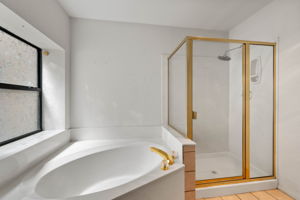 Primary Bathroom (2)