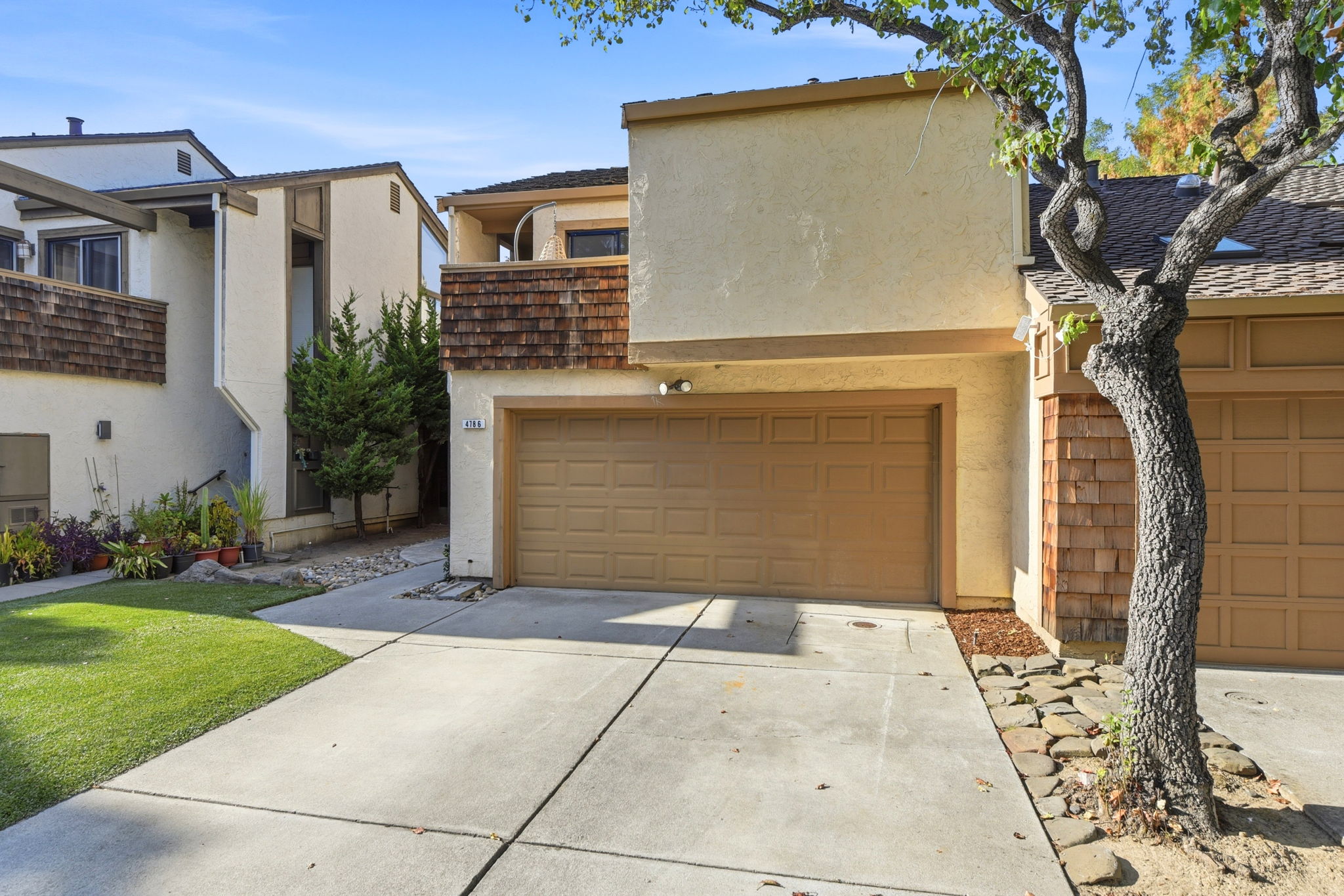 002_F8_4786 Lago Vista Cir