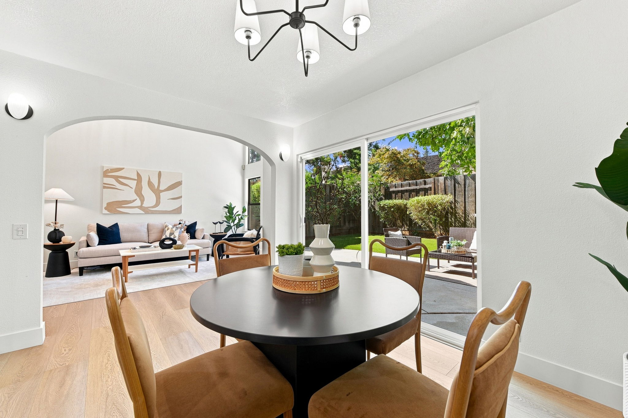 016_F8_4786 Lago Vista Cir