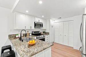 009_F8_4786 Lago Vista Cir