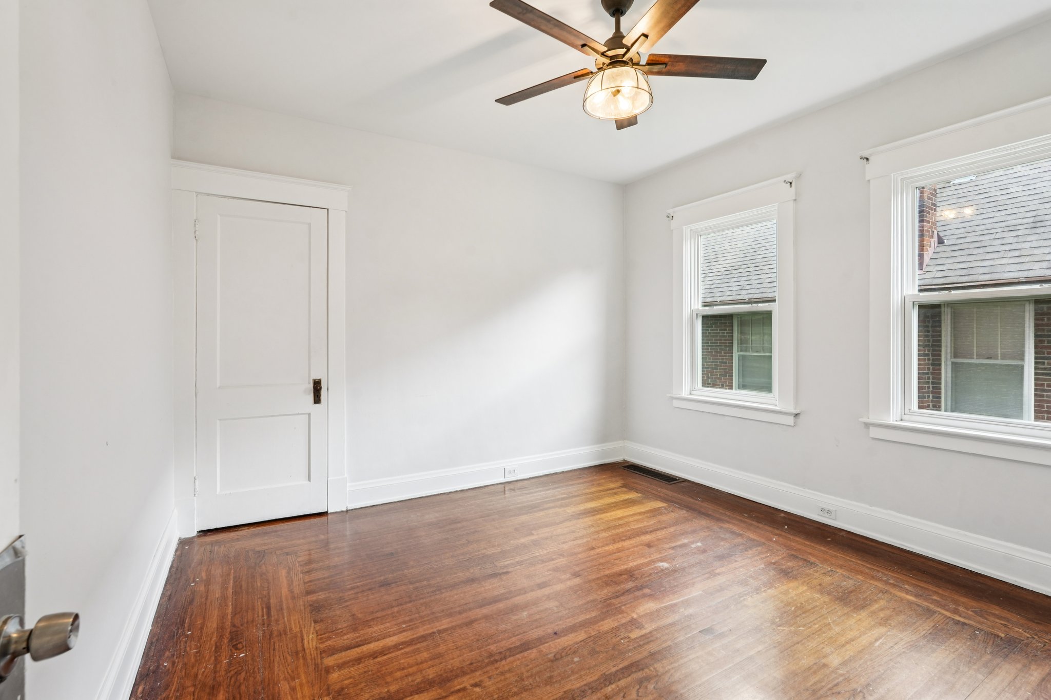 Loretta Ave-1806-024.jpg
