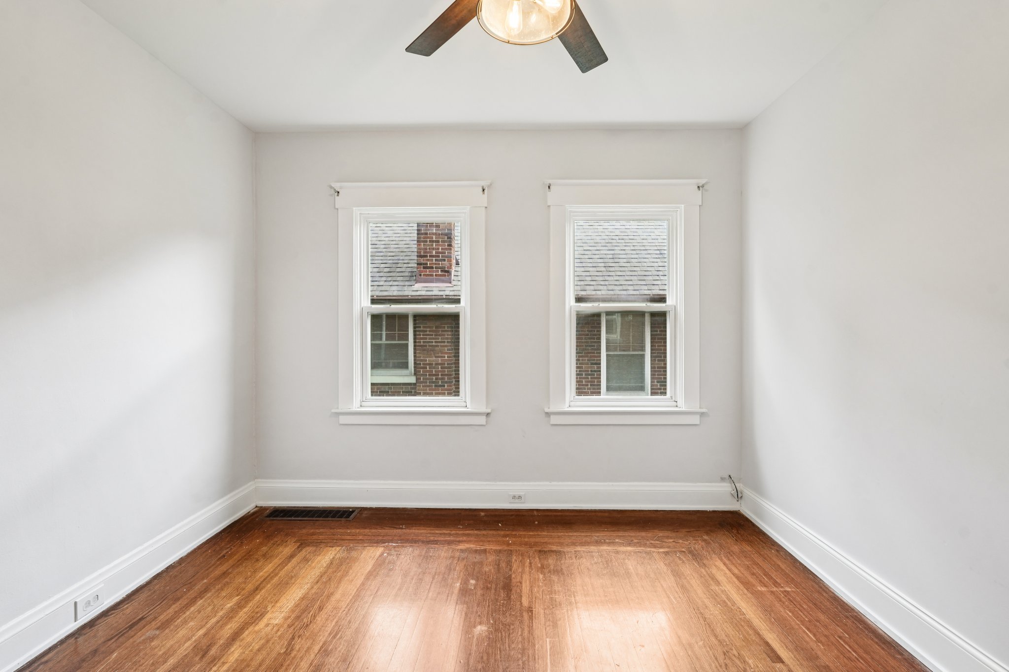 Loretta Ave-1806-026.jpg